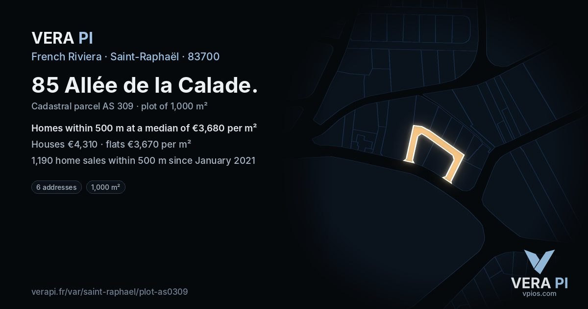 85 Allée de la Calade, Saint-Raphaël at night – the plot lit, the parcels around coloured by the prices near them