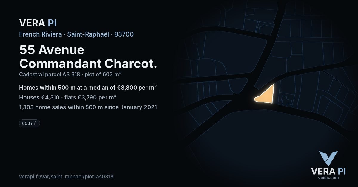 55 Avenue Commandant Charcot, Saint-Raphaël at night – the plot lit, the parcels around coloured by the prices near them