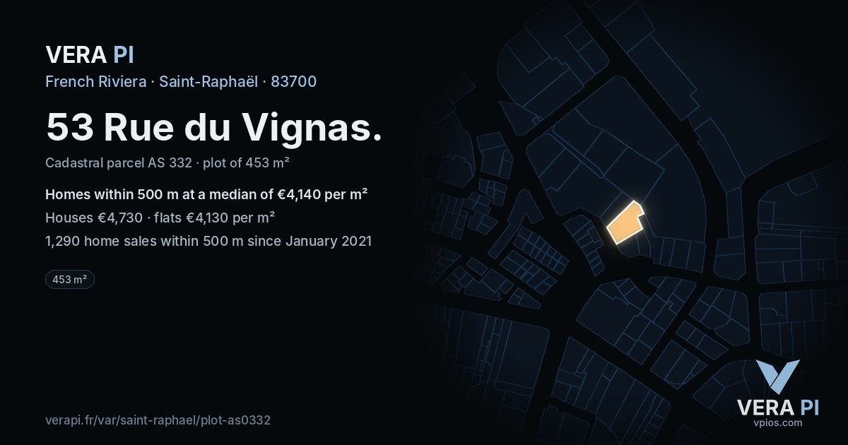 53 Rue du Vignas, Saint-Raphaël at night – the plot lit, the parcels around coloured by the prices near them