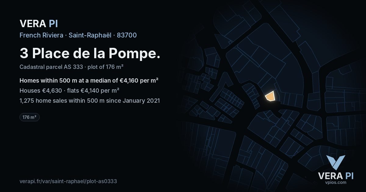 3 Place de la Pompe, Saint-Raphaël at night – the plot lit, the parcels around coloured by the prices near them