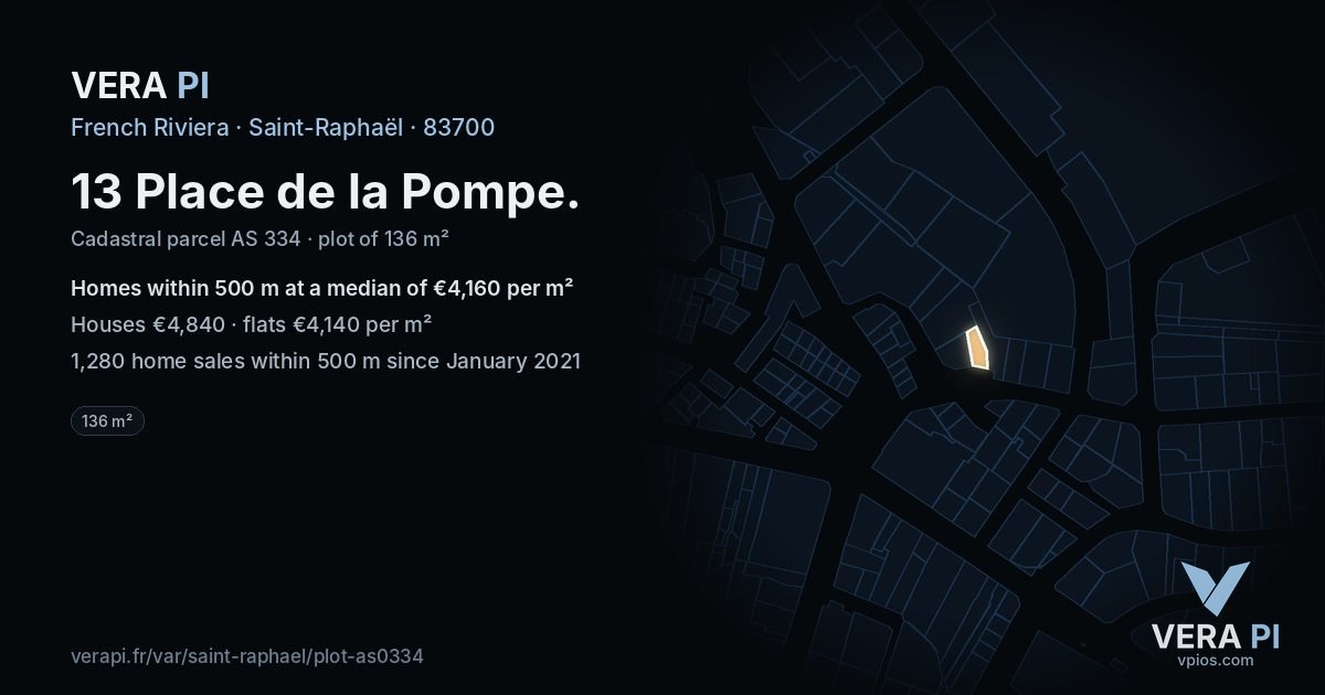 13 Place de la Pompe, Saint-Raphaël at night – the plot lit, the parcels around coloured by the prices near them