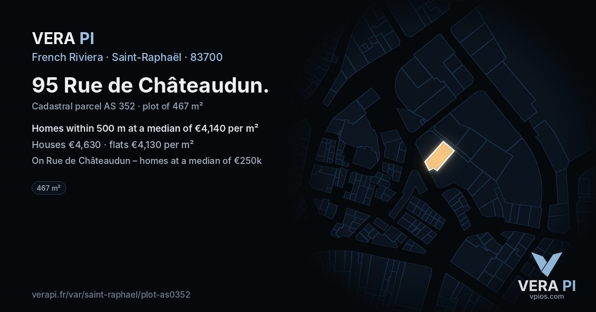 95 Rue de Châteaudun, Saint-Raphaël at night – the plot lit, the parcels around coloured by the prices near them