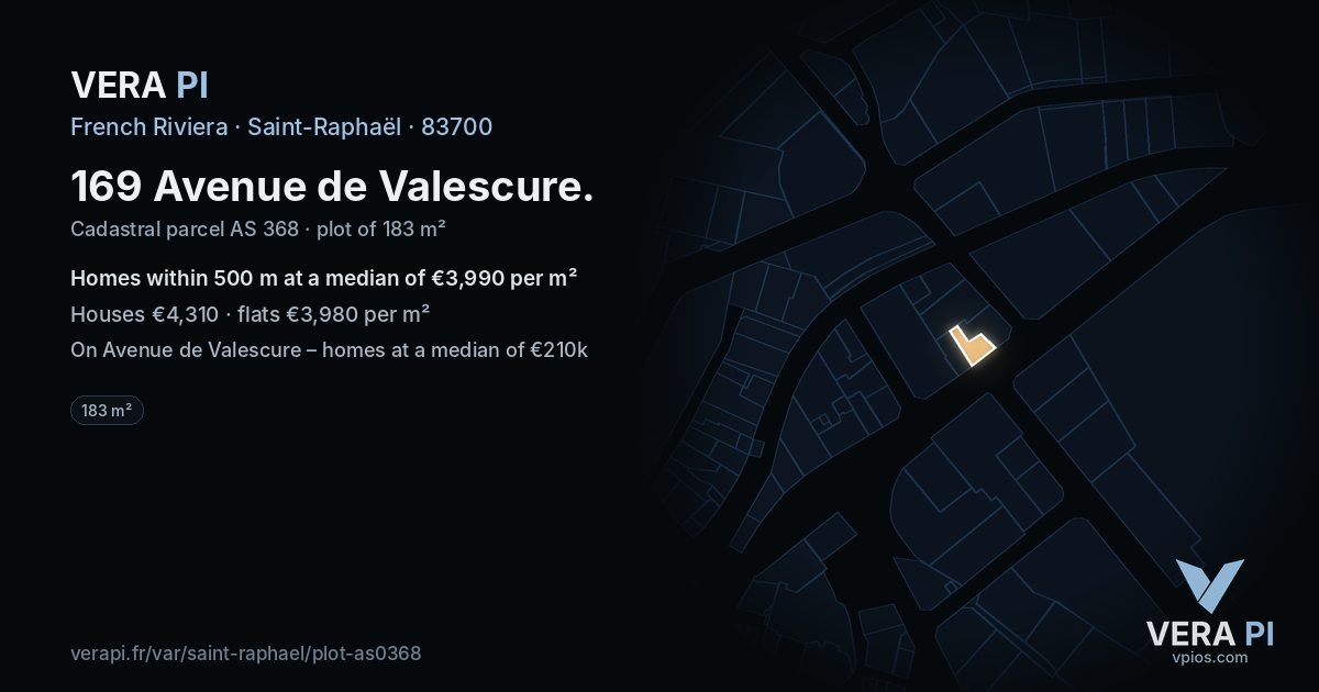 169 Avenue de Valescure, Saint-Raphaël at night – the plot lit, the parcels around coloured by the prices near them