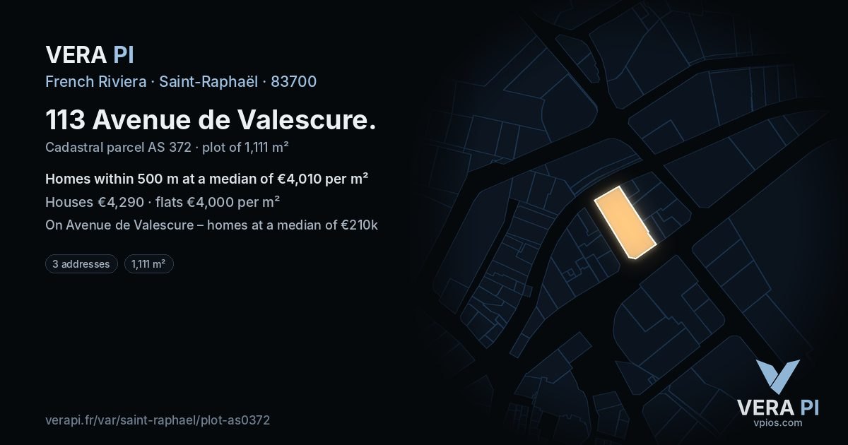 113 Avenue de Valescure, Saint-Raphaël at night – the plot lit, the parcels around coloured by the prices near them