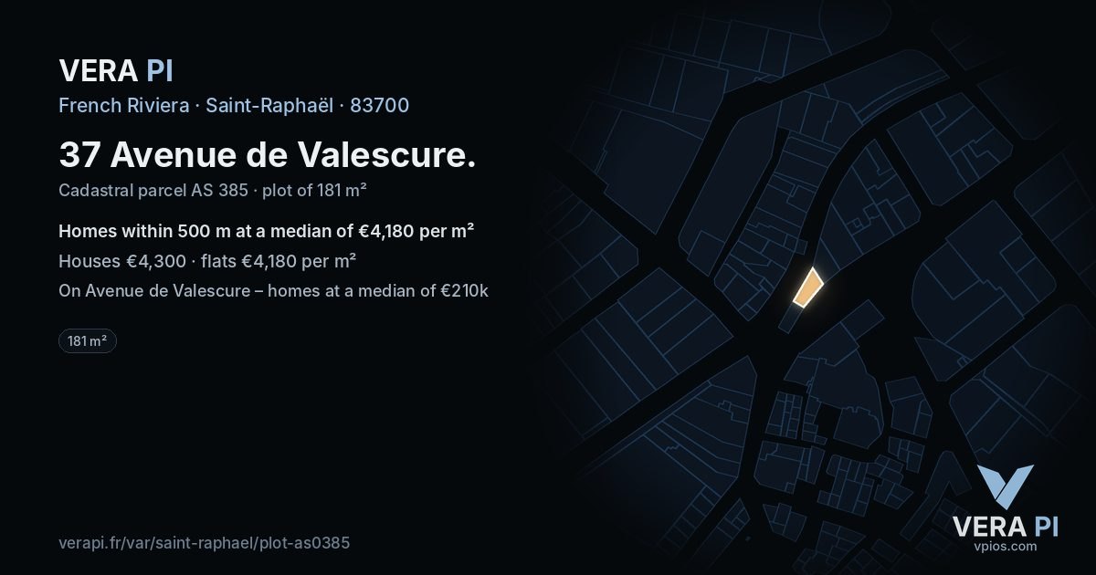 37 Avenue de Valescure, Saint-Raphaël at night – the plot lit, the parcels around coloured by the prices near them