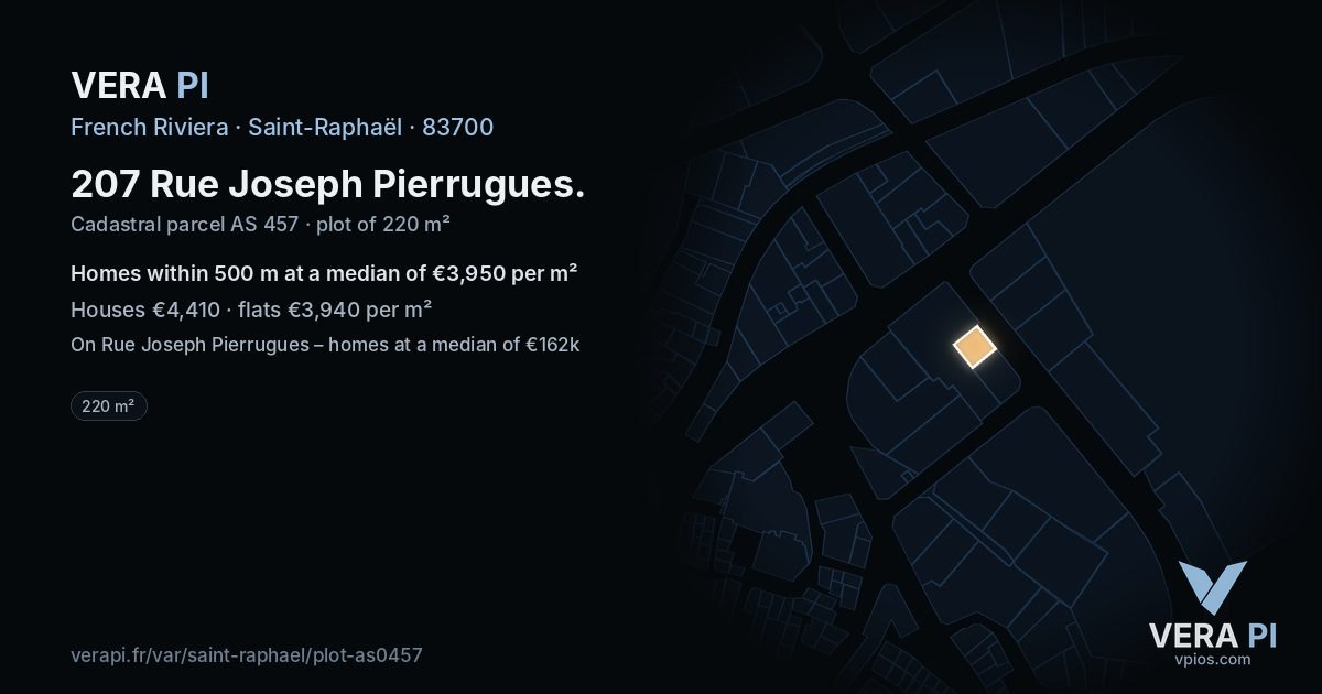207 Rue Joseph Pierrugues, Saint-Raphaël at night – the plot lit, the parcels around coloured by the prices near them
