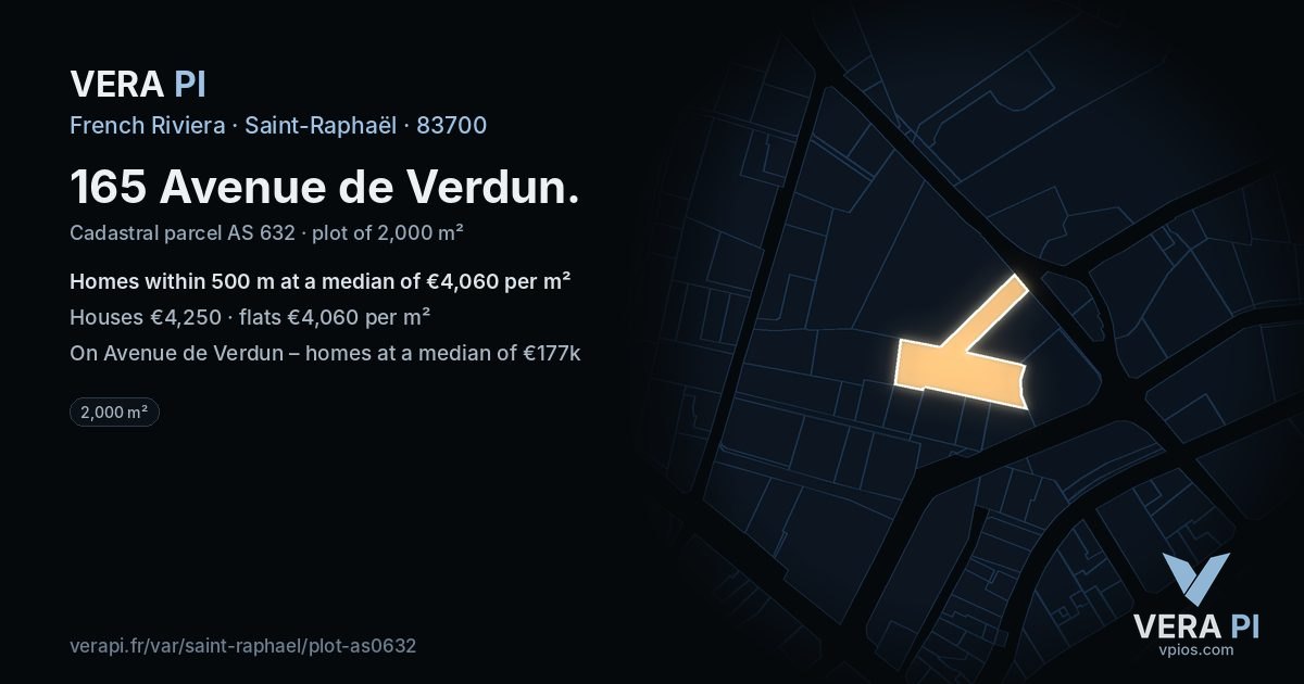 165 Avenue de Verdun, Saint-Raphaël at night – the plot lit, the parcels around coloured by the prices near them
