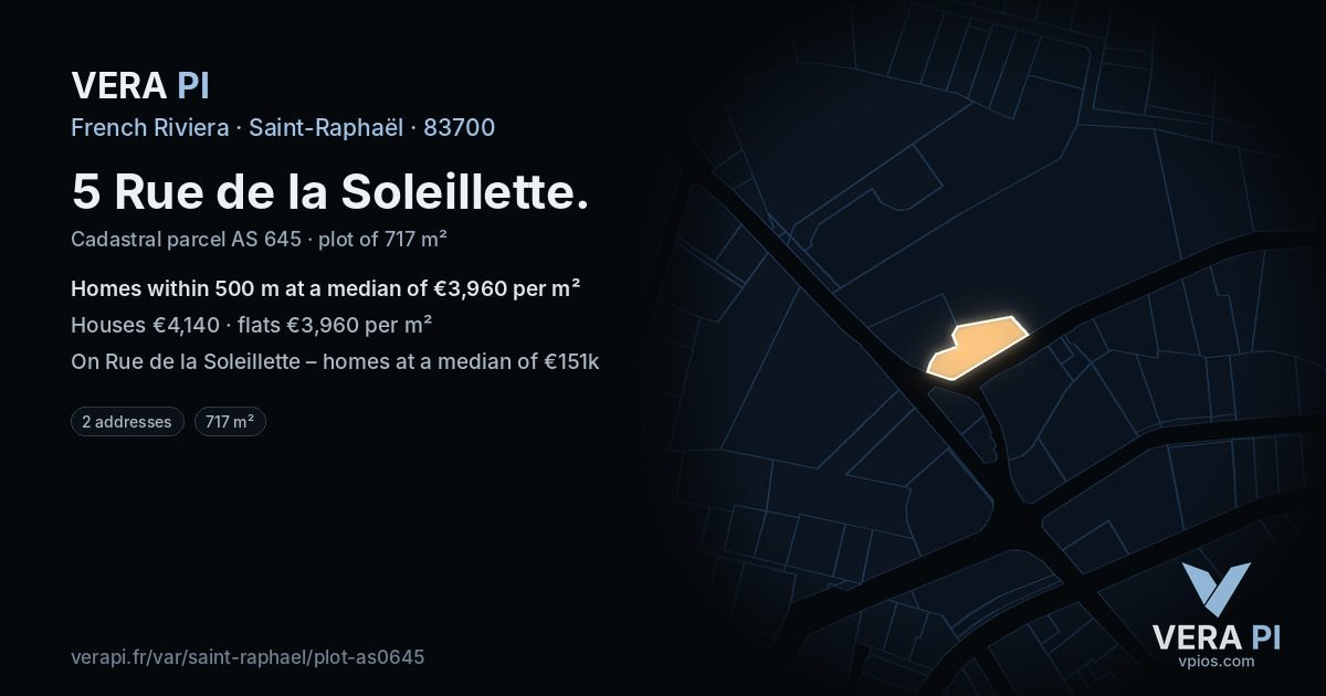 5 Rue de la Soleillette, Saint-Raphaël at night – the plot lit, the parcels around coloured by the prices near them