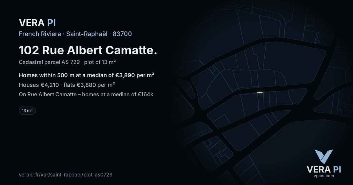 102 Rue Albert Camatte, Saint-Raphaël at night – the plot lit, the parcels around coloured by the prices near them