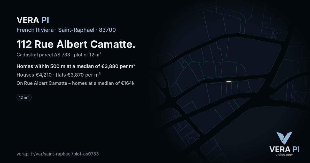 112 Rue Albert Camatte, Saint-Raphaël at night – the plot lit, the parcels around coloured by the prices near them
