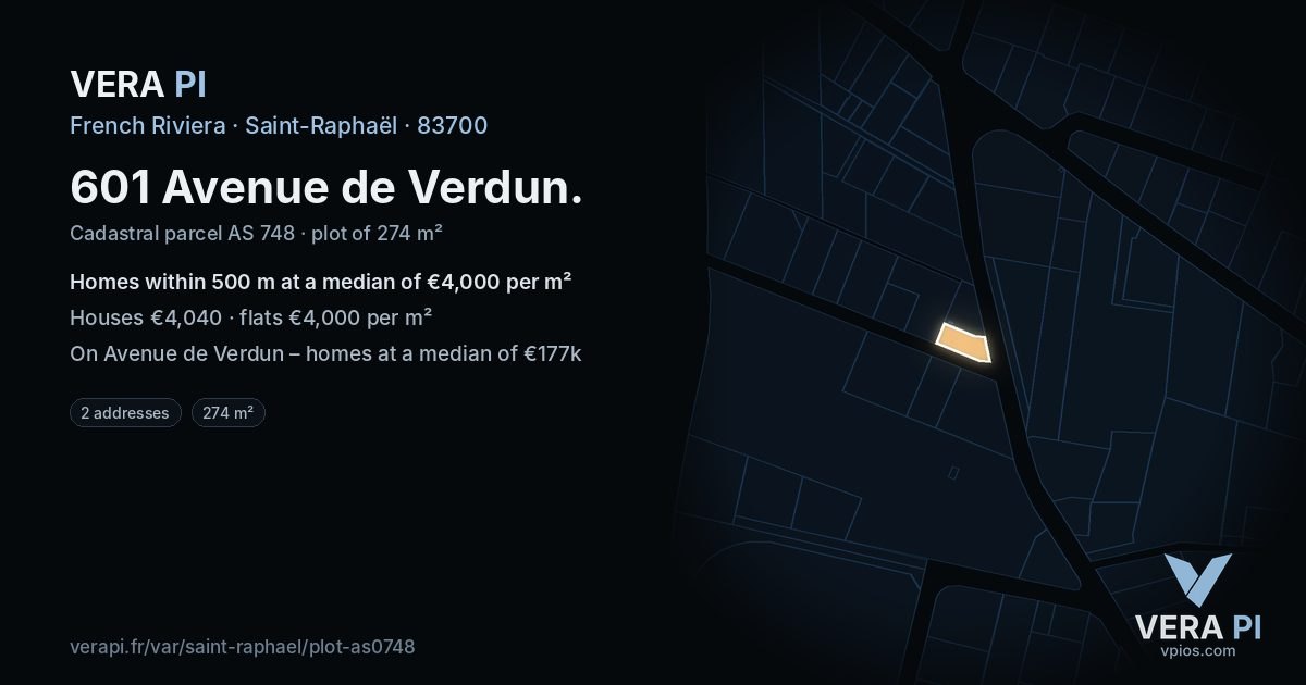 601 Avenue de Verdun, Saint-Raphaël at night – the plot lit, the parcels around coloured by the prices near them