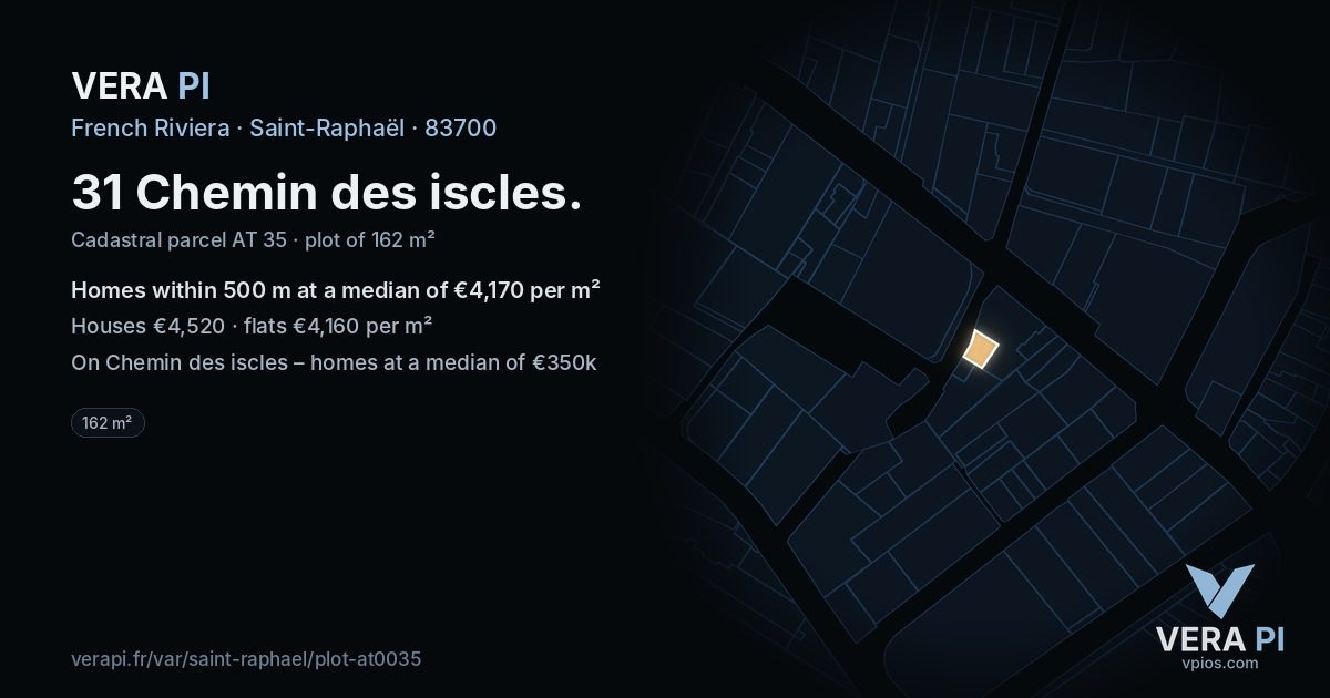 31 Chemin des iscles, Saint-Raphaël at night – the plot lit, the parcels around coloured by the prices near them