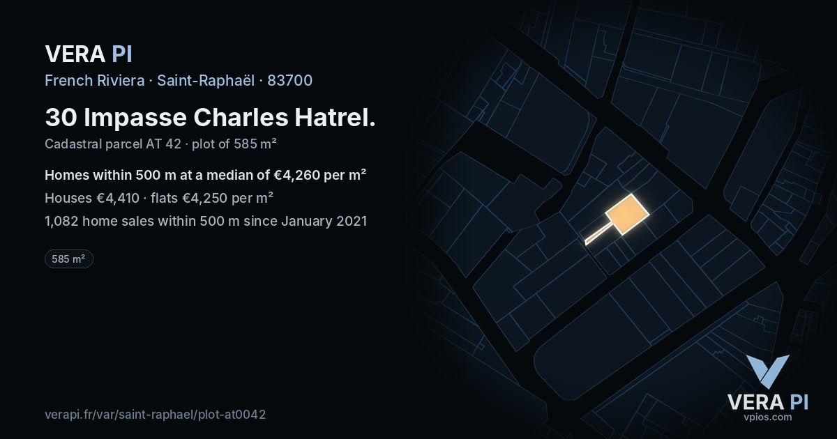 30 Impasse Charles Hatrel, Saint-Raphaël at night – the plot lit, the parcels around coloured by the prices near them
