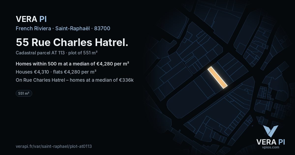 55 Rue Charles Hatrel, Saint-Raphaël at night – the plot lit, the parcels around coloured by the prices near them