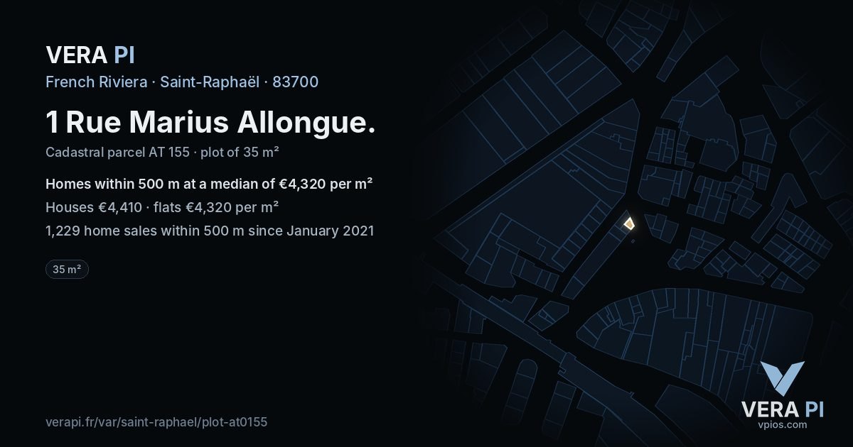 1 Rue Marius Allongue, Saint-Raphaël at night – the plot lit, the parcels around coloured by the prices near them