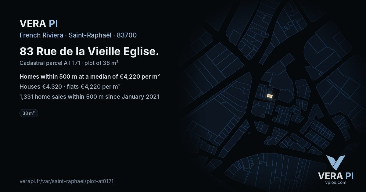 83 Rue de la Vieille Eglise, Saint-Raphaël at night – the plot lit, the parcels around coloured by the prices near them