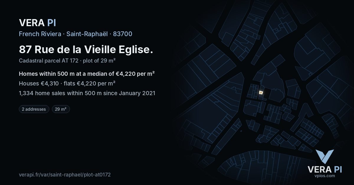 87 Rue de la Vieille Eglise, Saint-Raphaël at night – the plot lit, the parcels around coloured by the prices near them