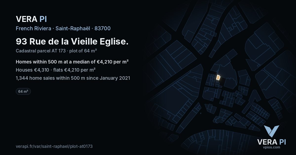 93 Rue de la Vieille Eglise, Saint-Raphaël at night – the plot lit, the parcels around coloured by the prices near them