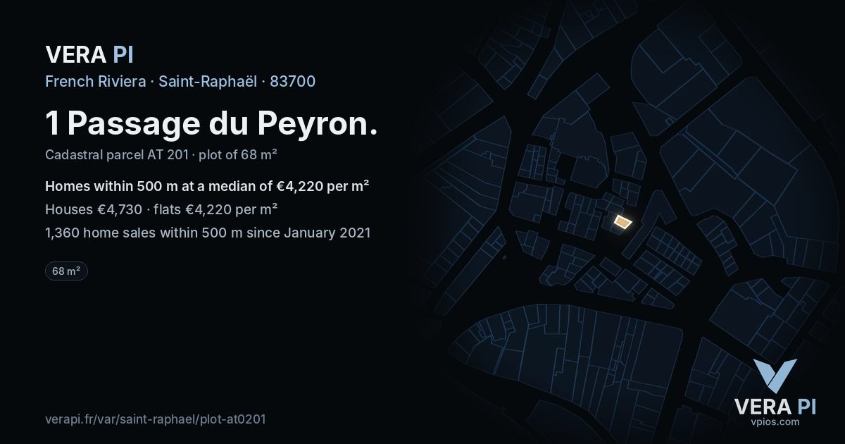 1 Passage du Peyron, Saint-Raphaël at night – the plot lit, the parcels around coloured by the prices near them