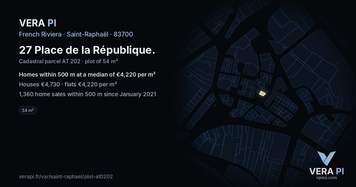 27 Place de la République, Saint-Raphaël at night – the plot lit, the parcels around coloured by the prices near them