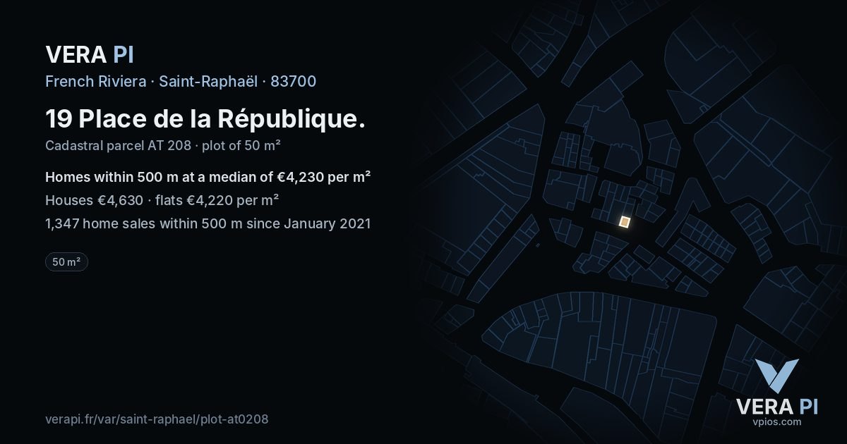19 Place de la République, Saint-Raphaël at night – the plot lit, the parcels around coloured by the prices near them