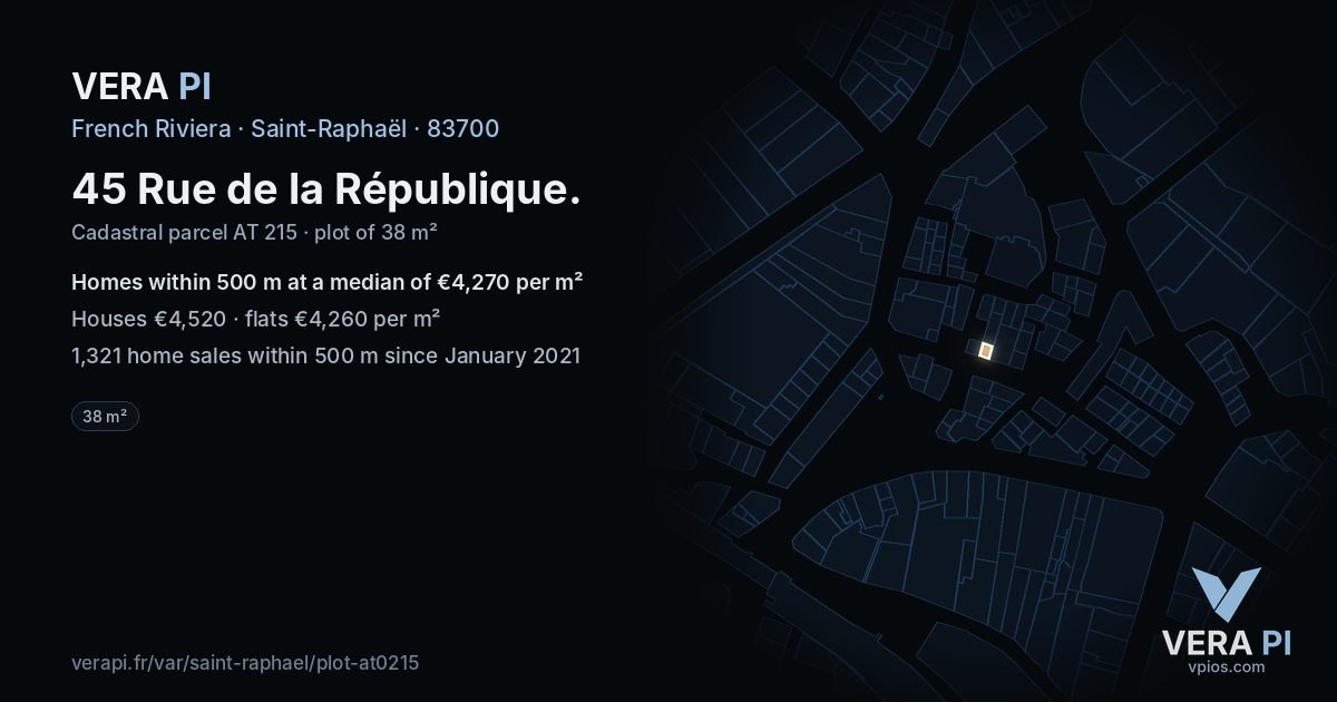 45 Rue de la République, Saint-Raphaël at night – the plot lit, the parcels around coloured by the prices near them