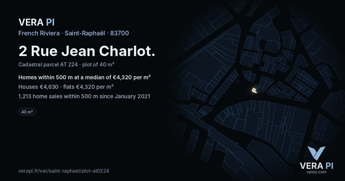 2 Rue Jean Charlot, Saint-Raphaël at night – the plot lit, the parcels around coloured by the prices near them