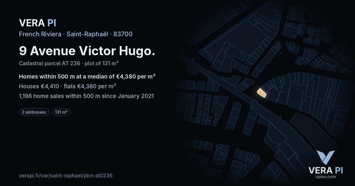9 Avenue Victor Hugo, Saint-Raphaël at night – the plot lit, the parcels around coloured by the prices near them