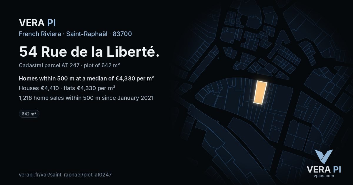 54 Rue de la Liberté, Saint-Raphaël at night – the plot lit, the parcels around coloured by the prices near them