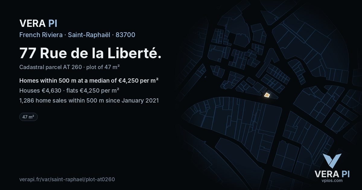 77 Rue de la Liberté, Saint-Raphaël at night – the plot lit, the parcels around coloured by the prices near them