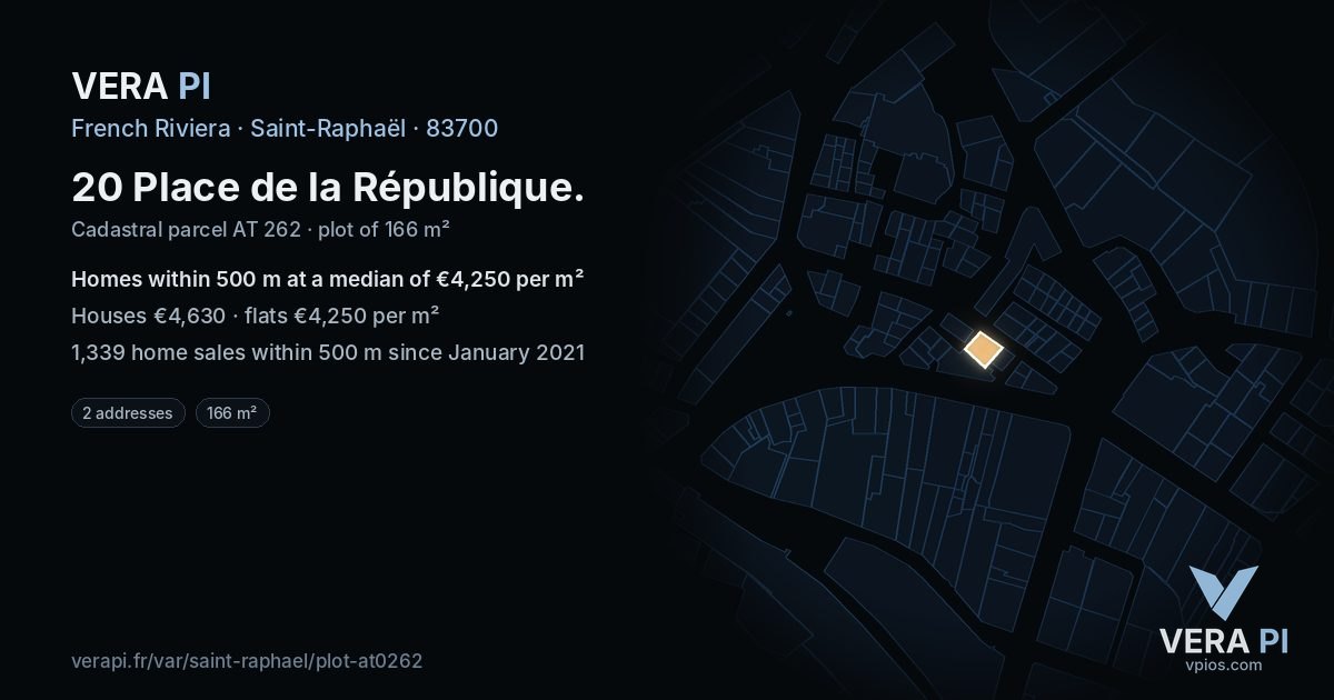 20 Place de la République, Saint-Raphaël at night – the plot lit, the parcels around coloured by the prices near them
