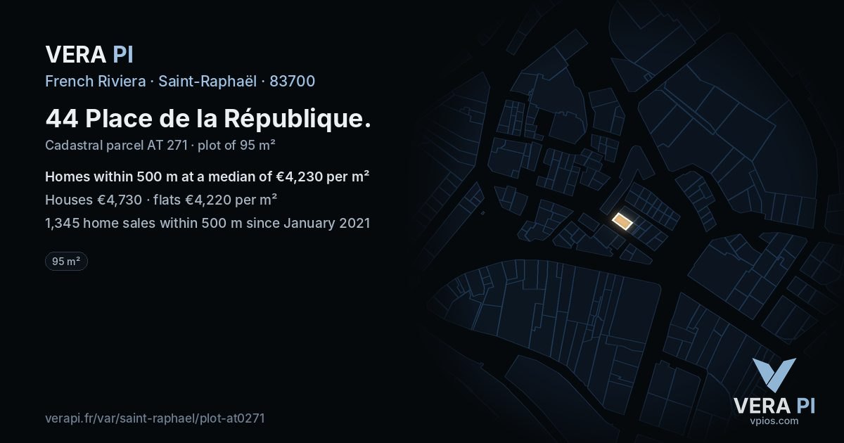 44 Place de la République, Saint-Raphaël at night – the plot lit, the parcels around coloured by the prices near them
