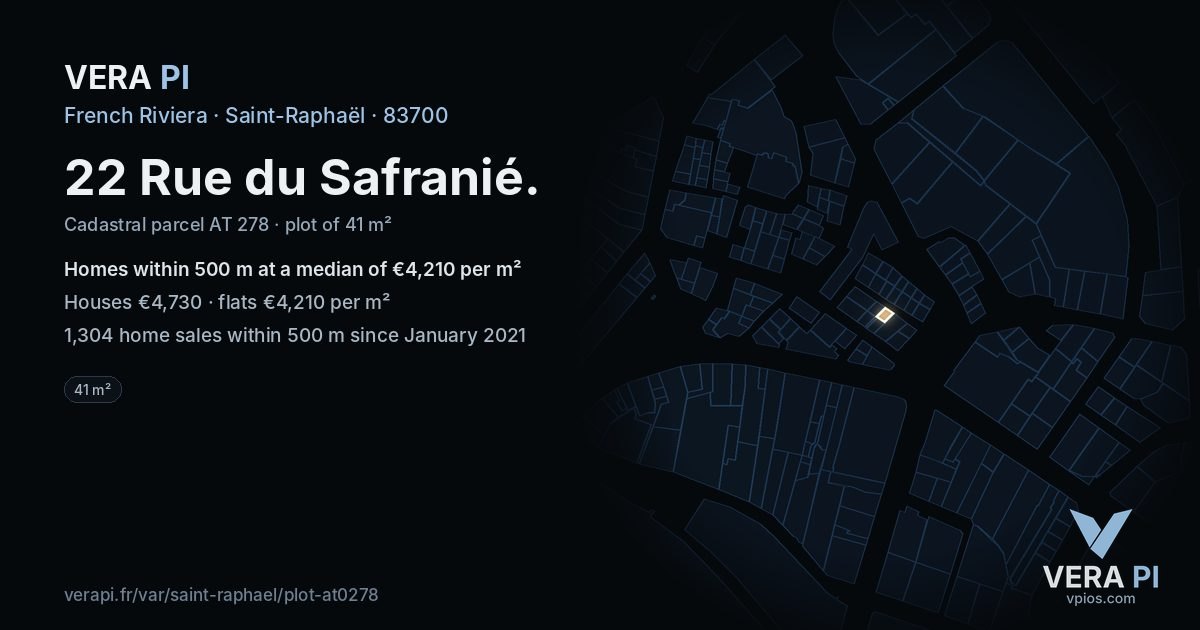 22 Rue du Safranié, Saint-Raphaël at night – the plot lit, the parcels around coloured by the prices near them