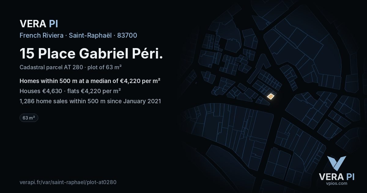 15 Place Gabriel Péri, Saint-Raphaël at night – the plot lit, the parcels around coloured by the prices near them