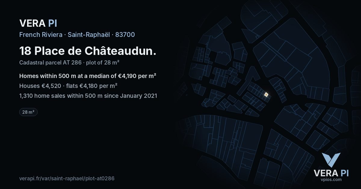 18 Place de Châteaudun, Saint-Raphaël at night – the plot lit, the parcels around coloured by the prices near them