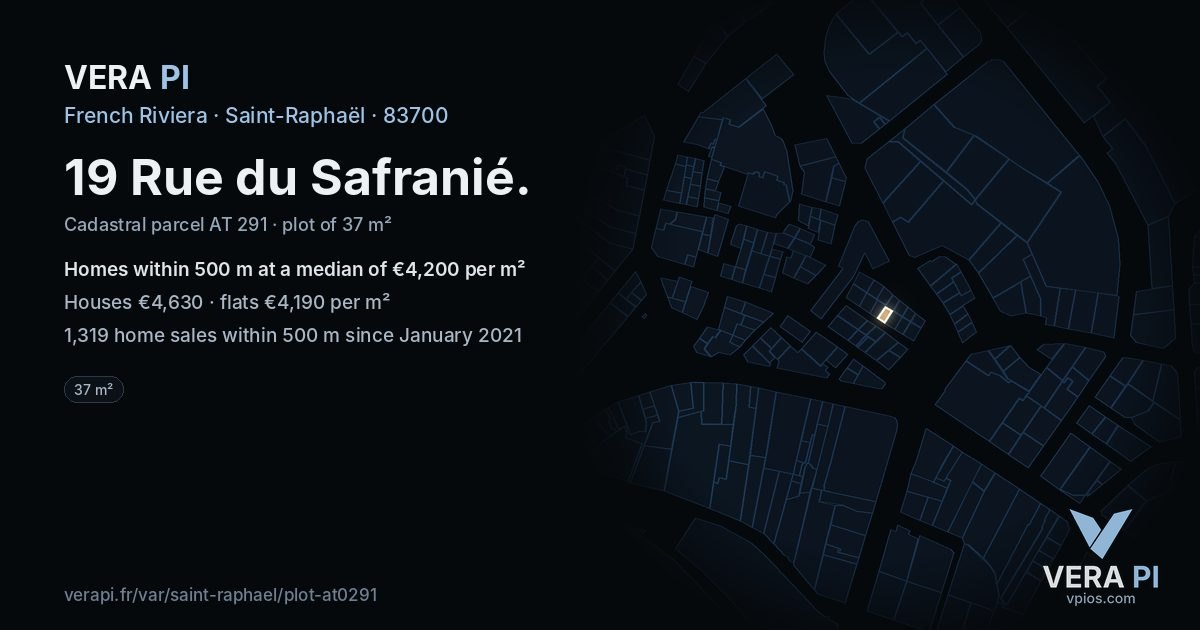 19 Rue du Safranié, Saint-Raphaël at night – the plot lit, the parcels around coloured by the prices near them