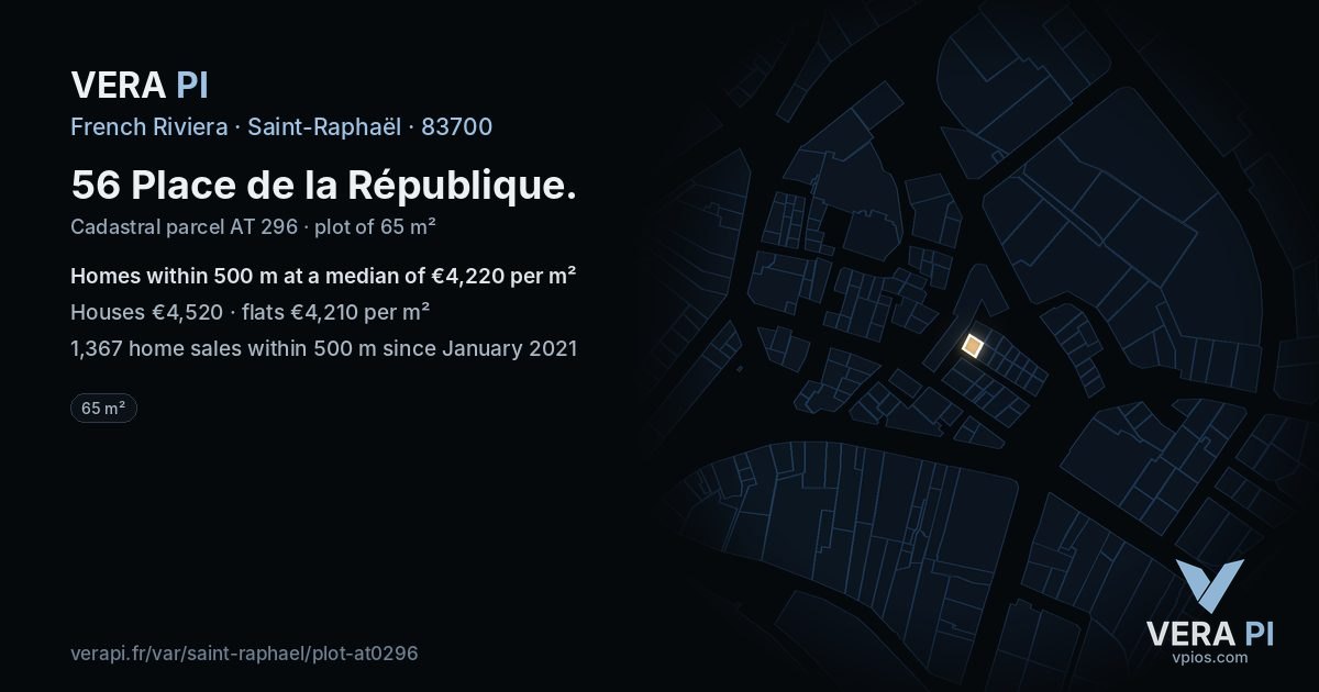 56 Place de la République, Saint-Raphaël at night – the plot lit, the parcels around coloured by the prices near them