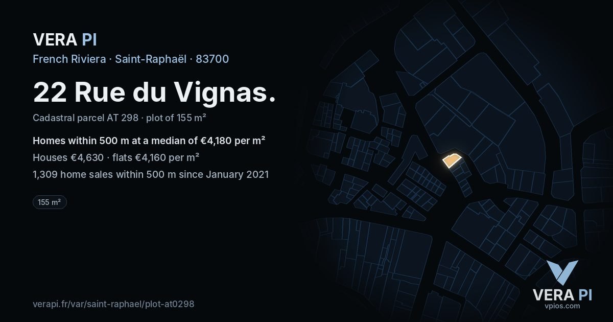22 Rue du Vignas, Saint-Raphaël at night – the plot lit, the parcels around coloured by the prices near them