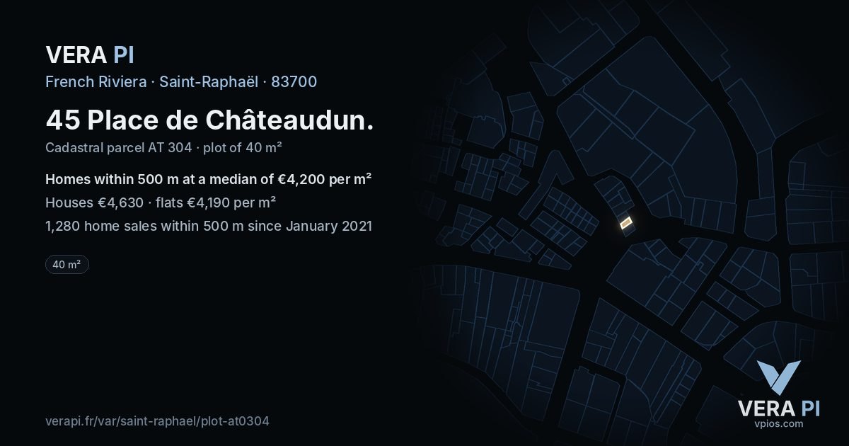 45 Place de Châteaudun, Saint-Raphaël at night – the plot lit, the parcels around coloured by the prices near them