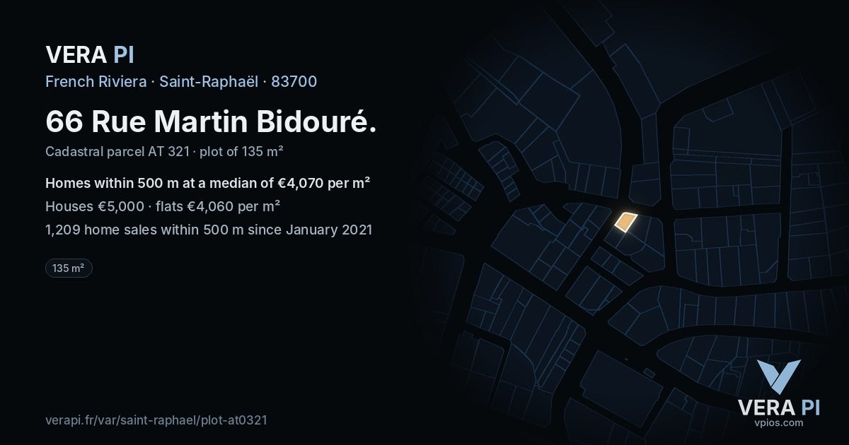 66 Rue Martin Bidouré, Saint-Raphaël at night – the plot lit, the parcels around coloured by the prices near them