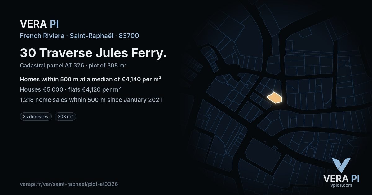 30 Traverse Jules Ferry, Saint-Raphaël at night – the plot lit, the parcels around coloured by the prices near them