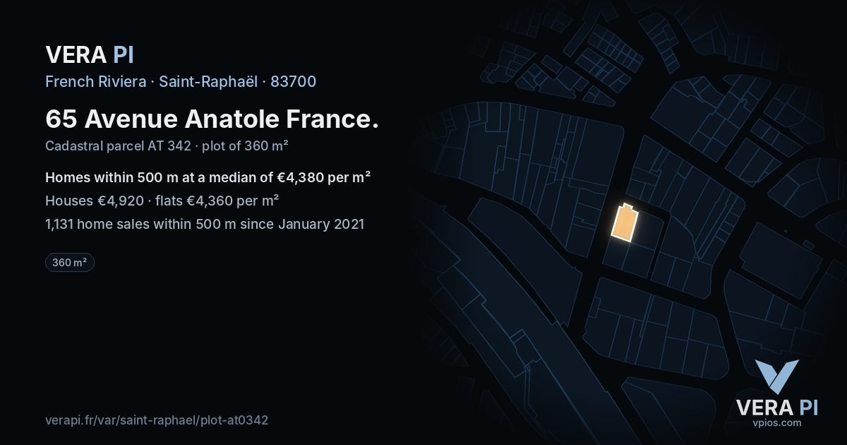 65 Avenue Anatole France, Saint-Raphaël at night – the plot lit, the parcels around coloured by the prices near them
