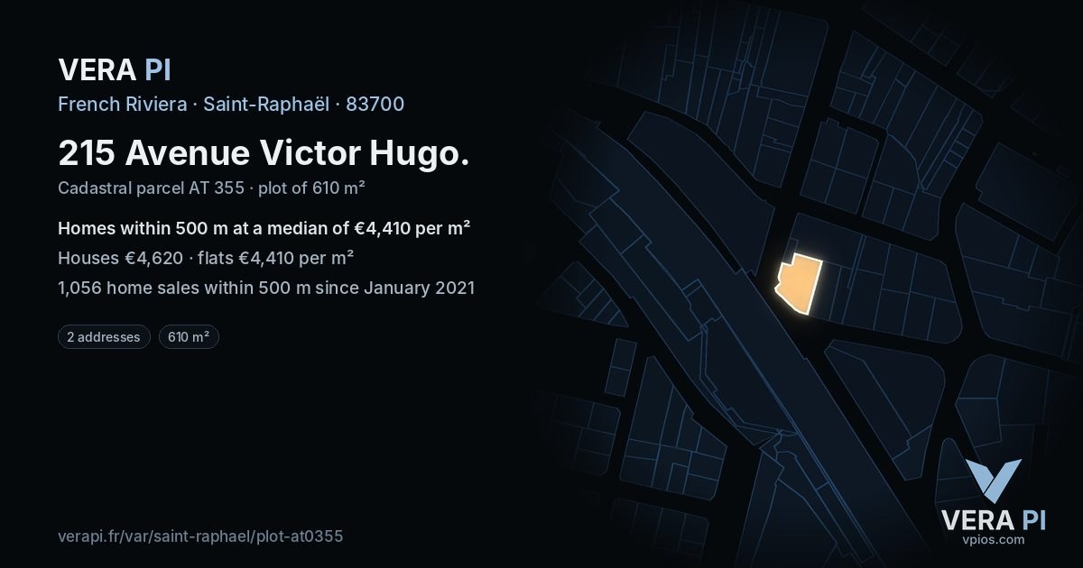 215 Avenue Victor Hugo, Saint-Raphaël at night – the plot lit, the parcels around coloured by the prices near them