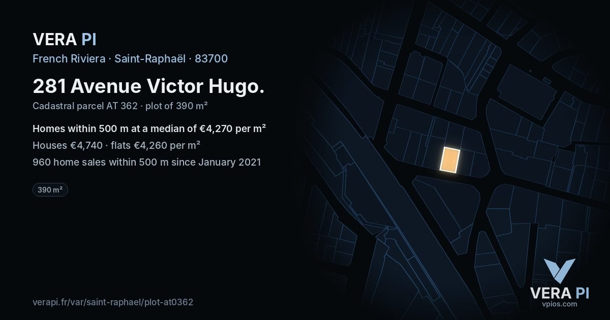 281 Avenue Victor Hugo, Saint-Raphaël at night – the plot lit, the parcels around coloured by the prices near them