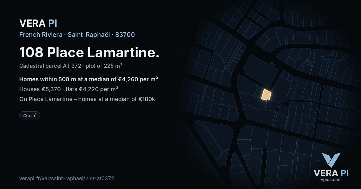 108 Place Lamartine, Saint-Raphaël at night – the plot lit, the parcels around coloured by the prices near them