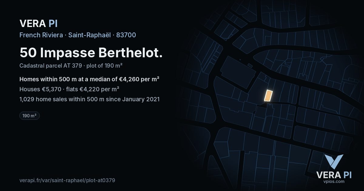 50 Impasse Berthelot, Saint-Raphaël at night – the plot lit, the parcels around coloured by the prices near them