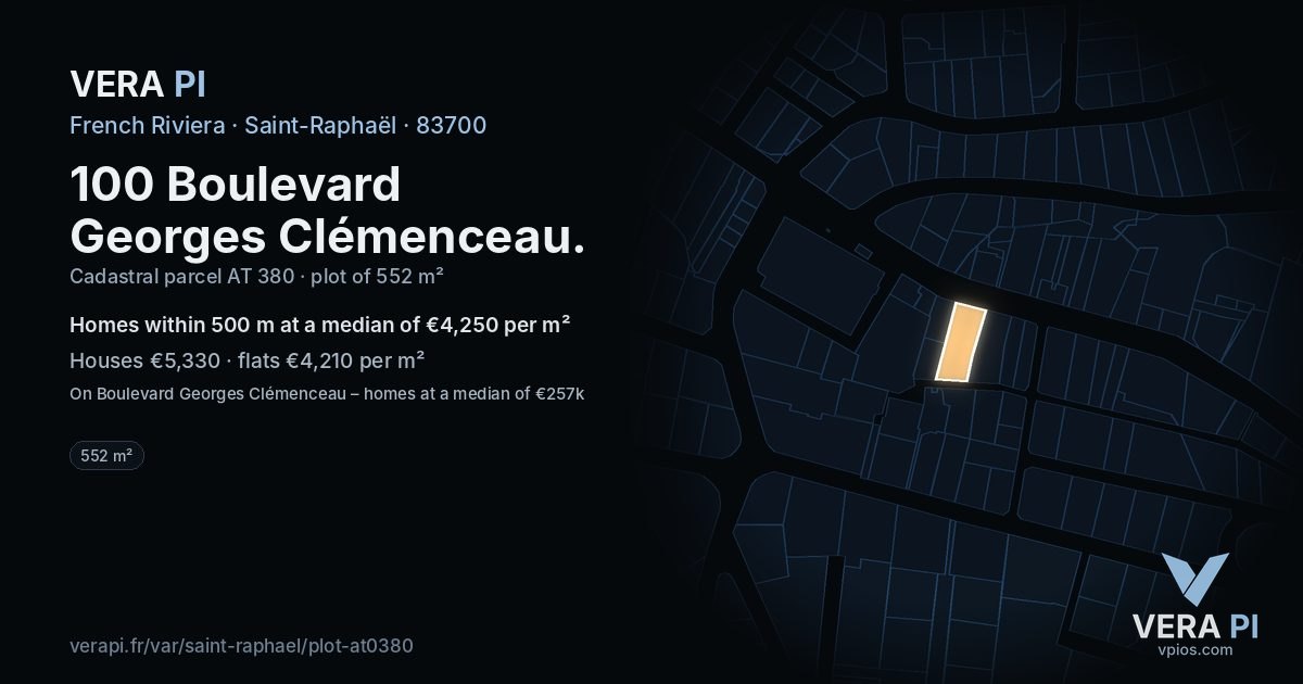 100 Boulevard Georges Clémenceau, Saint-Raphaël at night – the plot lit, the parcels around coloured by the prices near them