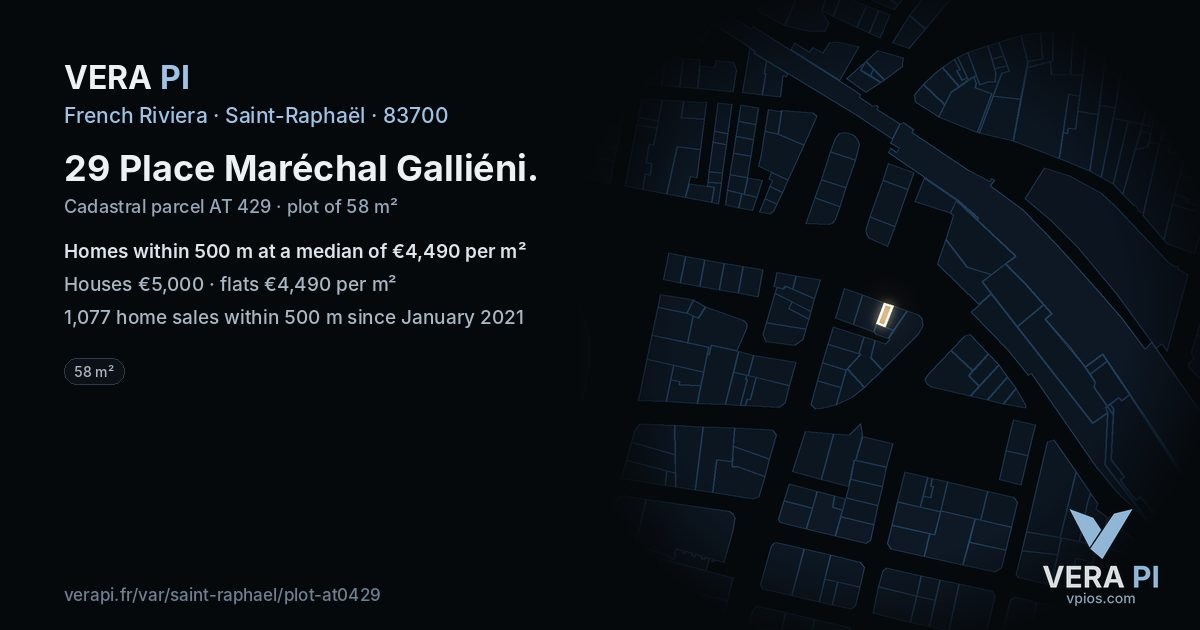 29 Place Maréchal Galliéni, Saint-Raphaël at night – the plot lit, the parcels around coloured by the prices near them