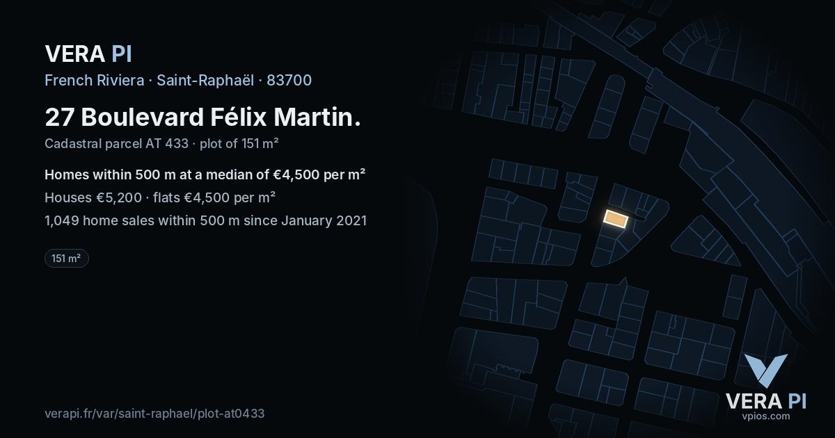 27 Boulevard Félix Martin, Saint-Raphaël at night – the plot lit, the parcels around coloured by the prices near them
