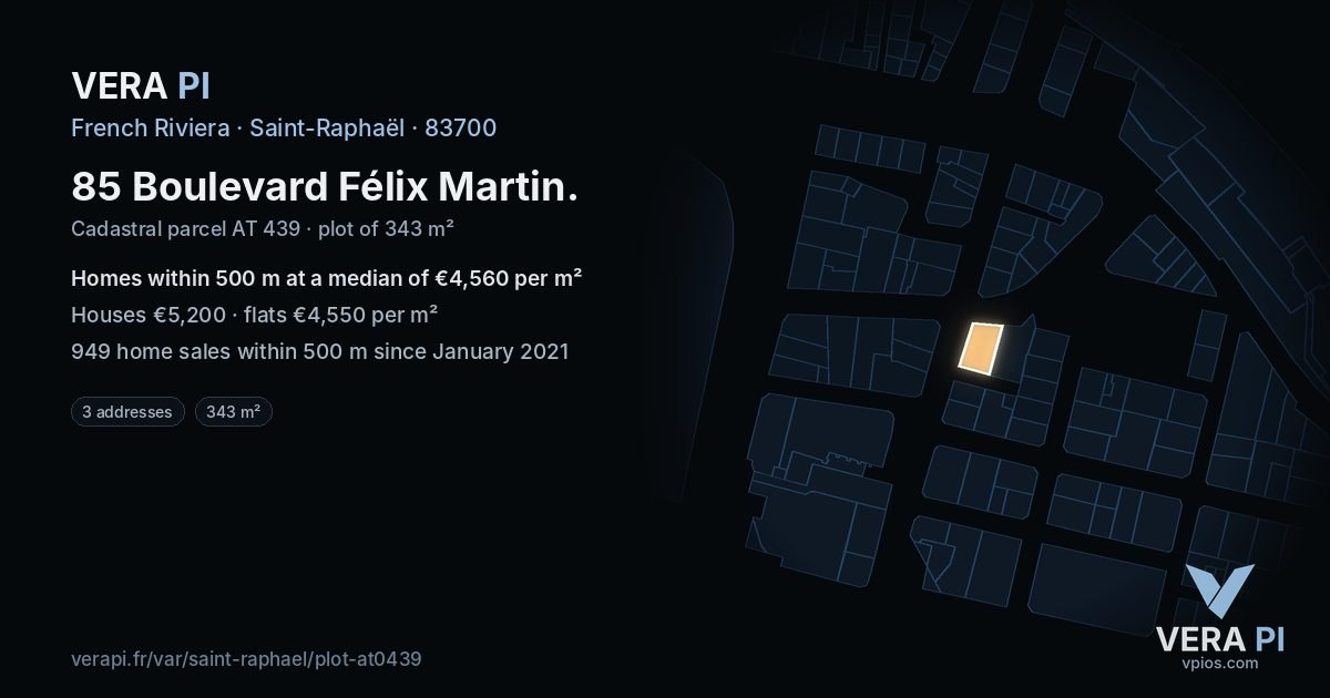85 Boulevard Félix Martin, Saint-Raphaël at night – the plot lit, the parcels around coloured by the prices near them
